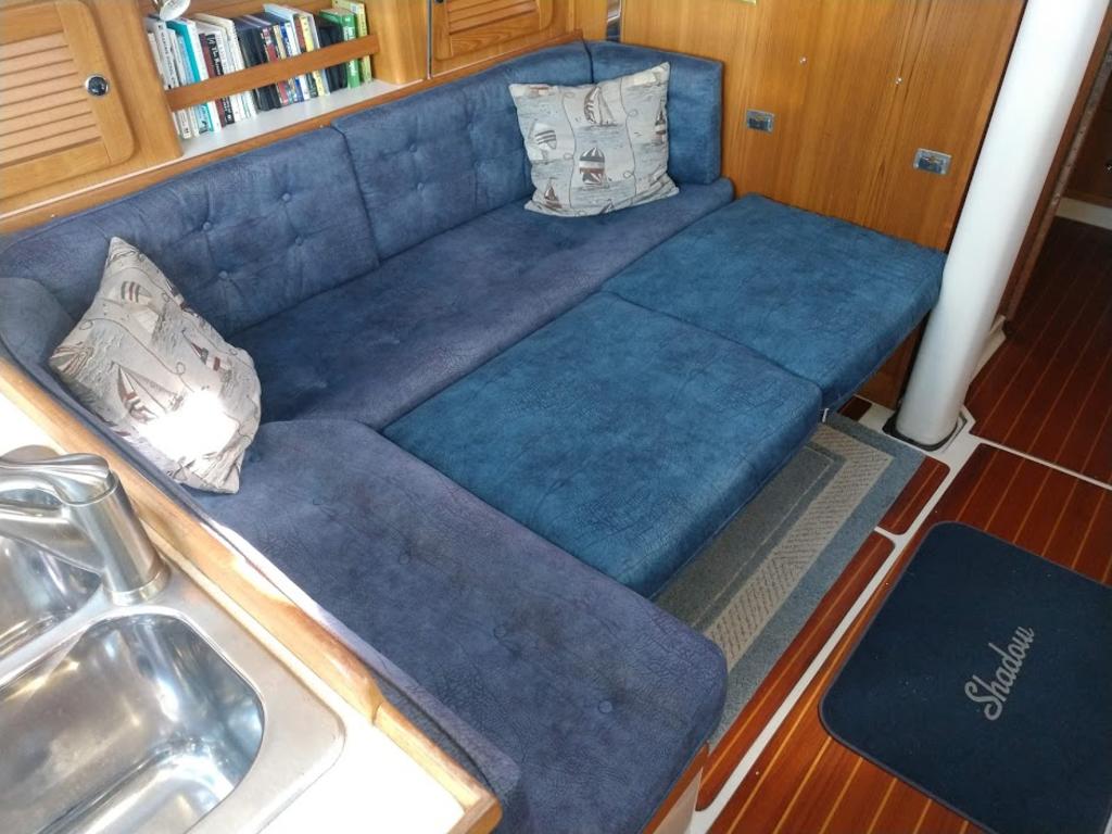 2000 Catalina Yachts Cruiser Series boat for sale, model of the boat is 36 MKII & Image # 6 of 12