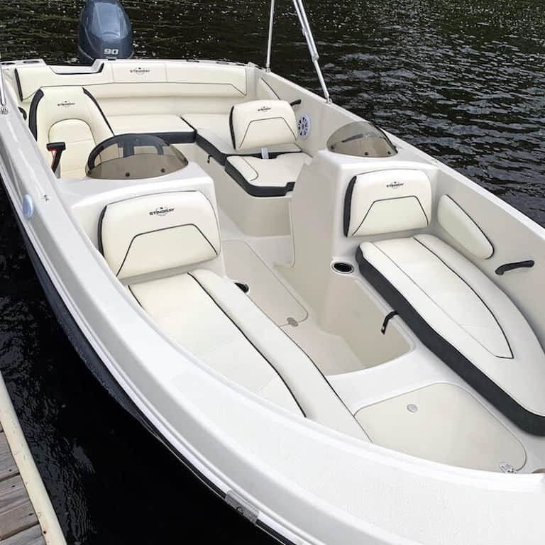 2022 Stingray boat for sale, model of the boat is 172SC & Image # 2 of 7