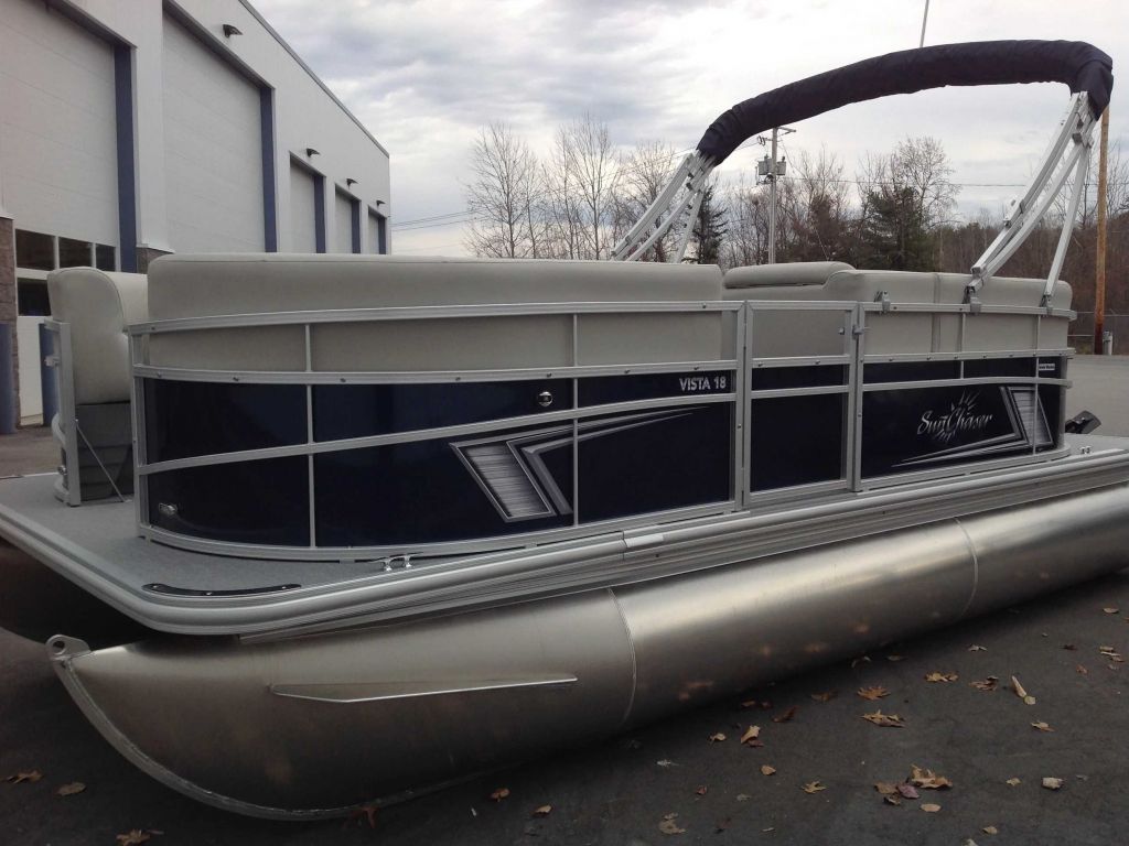 2022 SunChaser boat for sale, model of the boat is VISTA 18LR & Image # 2 of 9