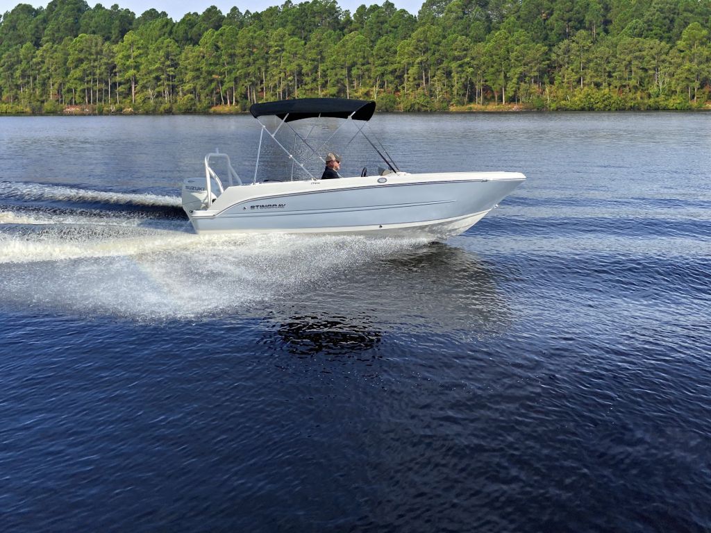 2022 Stingray boat for sale, model of the boat is 172SC & Image # 2 of 19