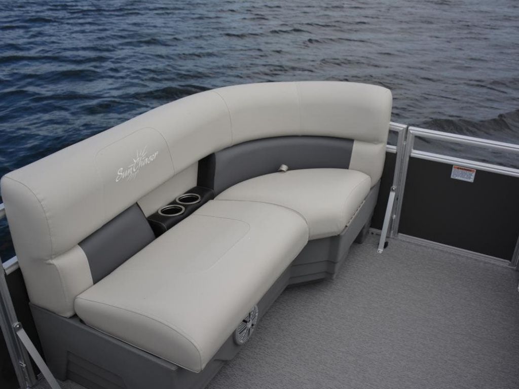 2022 SunChaser boat for sale, model of the boat is Vista 20LR & Image # 2 of 9