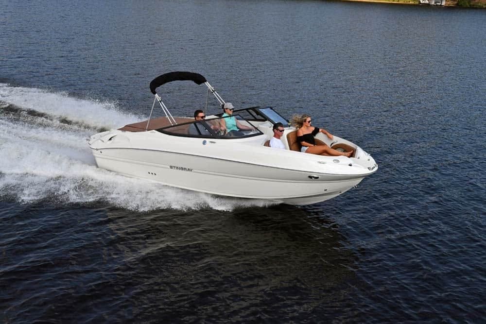 2022 Stingray boat for sale, model of the boat is 215lr & Image # 2 of 4