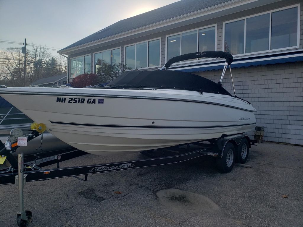 2017 Monterey boat for sale, model of the boat is 224FS & Image # 1 of 14