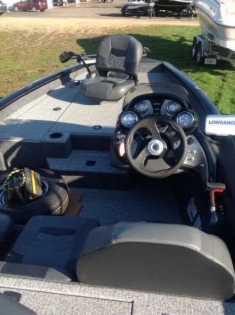 2020 Tracker Boats boat for sale, model of the boat is PRO TEAM 175 TXW & Image # 2 of 7