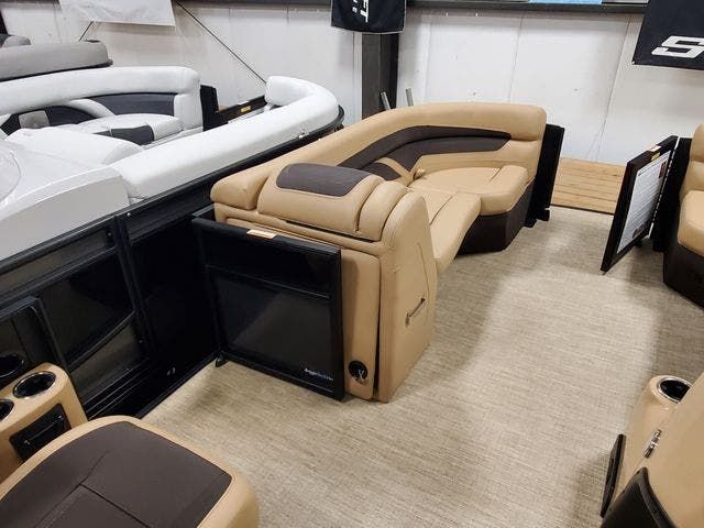 2022 Barletta boat for sale, model of the boat is CABRIO22UCTT & Image # 2 of 7