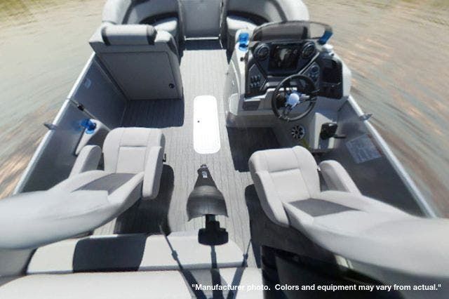 2022 Sylvan boat for sale, model of the boat is L3LZ & Image # 2 of 3