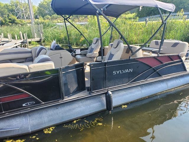 2021 Sylvan boat for sale, model of the boat is L3DLZ & Image # 1 of 9