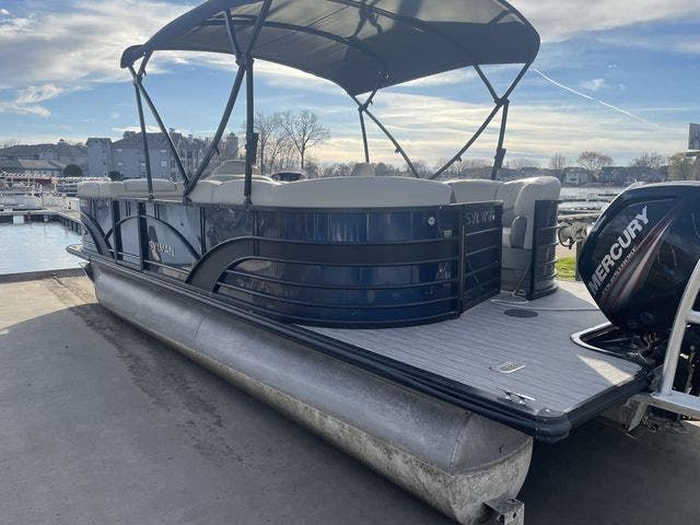 2019 Sylvan boat for sale, model of the boat is 8522MirageLZ & Image # 2 of 11