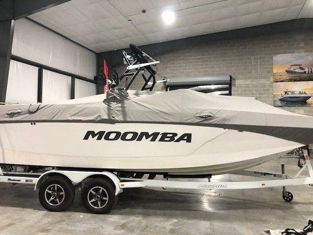 2018 Moomba boat for sale, model of the boat is 22 MAX & Image # 2 of 21