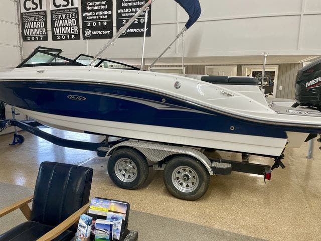 2022 Sea Ray boat for sale, model of the boat is 210SPXO & Image # 2 of 12