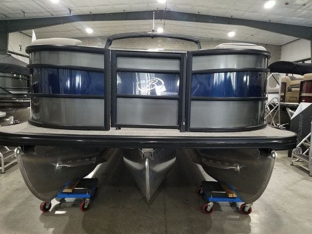 2022 Barletta boat for sale, model of the boat is LUSSO23UCTT & Image # 2 of 19
