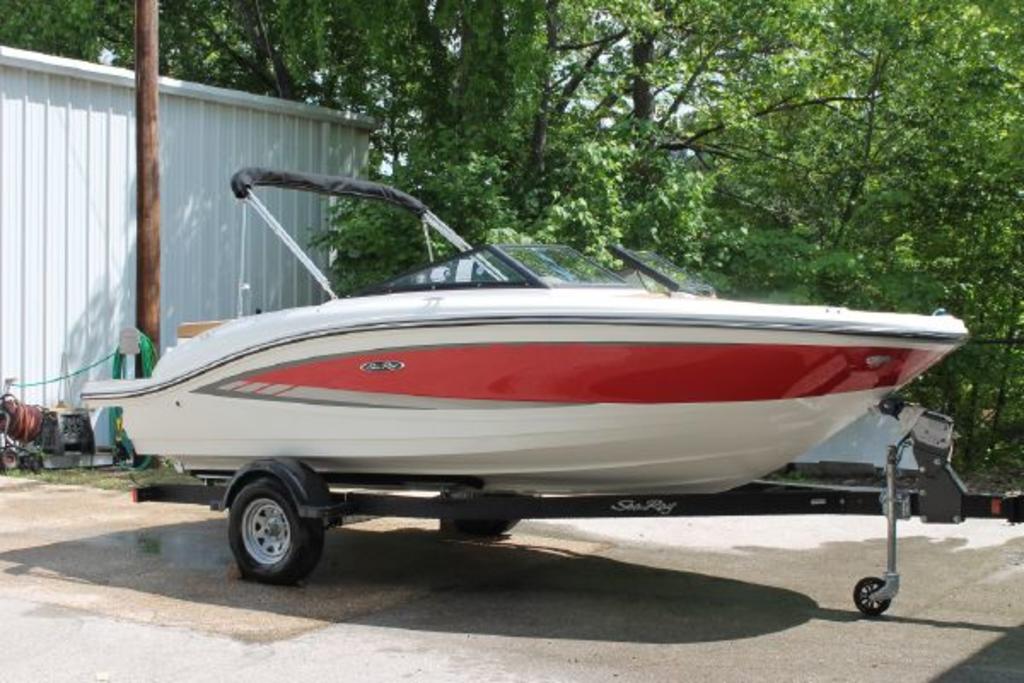 2017 Sea Ray boat for sale, model of the boat is 190 SPX & Image # 1 of 5