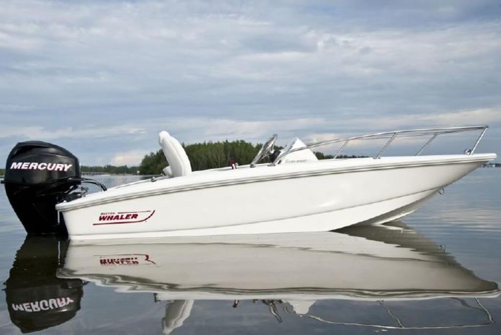 2019 Boston Whaler boat for sale, model of the boat is 130 Super Sport & Image # 2 of 4