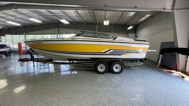 1989 Formula boat for sale, model of the boat is 242LS & Image # 2 of 44