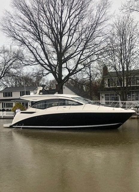 2016 Sea Ray boat for sale, model of the boat is 400 SUNDANCER & Image # 2 of 25