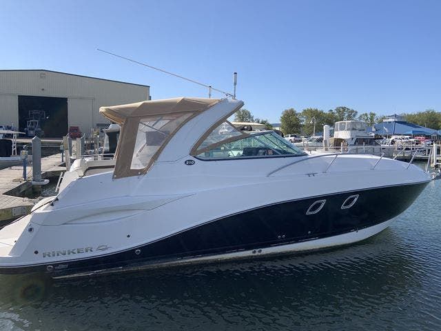 2014 Rinker boat for sale, model of the boat is 310 EXPRESS & Image # 1 of 20