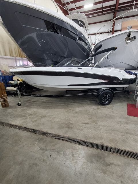 2022 Glastron boat for sale, model of the boat is 195GX & Image # 1 of 14
