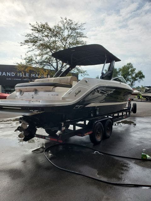 2017 Sea Ray boat for sale, model of the boat is 280 SLX & Image # 2 of 39