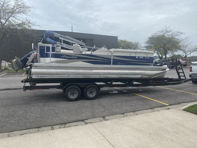 2010 Manitou boat for sale, model of the boat is 22 OASIS & Image # 2 of 10