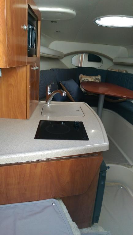 2004 Four Winns boat for sale, model of the boat is Vista 268 & Image # 8 of 14
