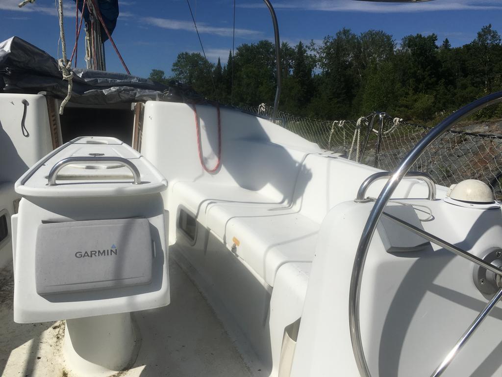 2005 Beneteau boat for sale, model of the boat is Cyclades 43.3 & Image # 18 of 21