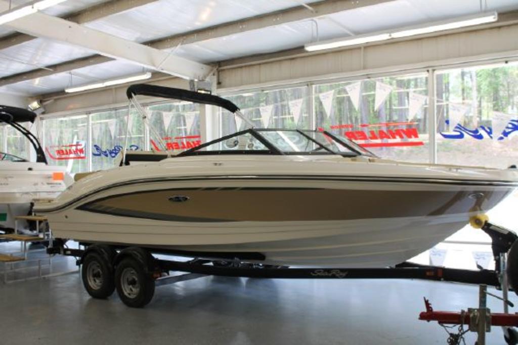 2016 Sea Ray boat for sale, model of the boat is 21SPX & Image # 1 of 9
