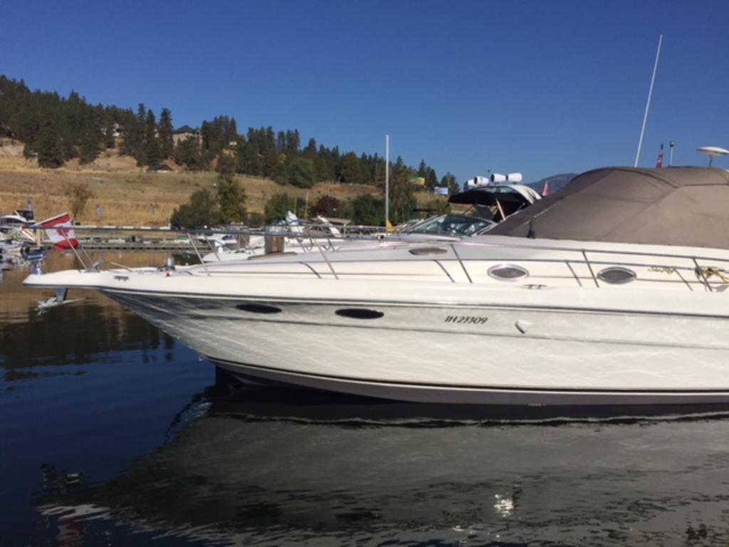 1996 Sea Ray boat for sale, model of the boat is 330 Sundancer DA & Image # 3 of 15