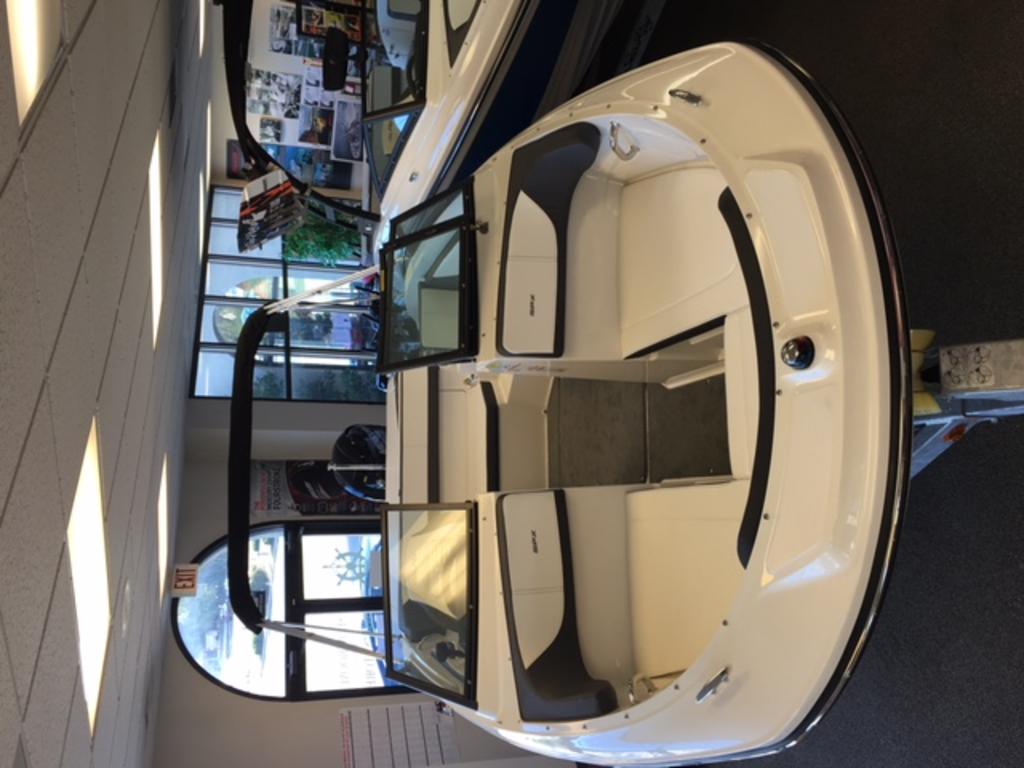 2016 Sea Ray boat for sale, model of the boat is 19 SPX OB & Image # 10 of 10