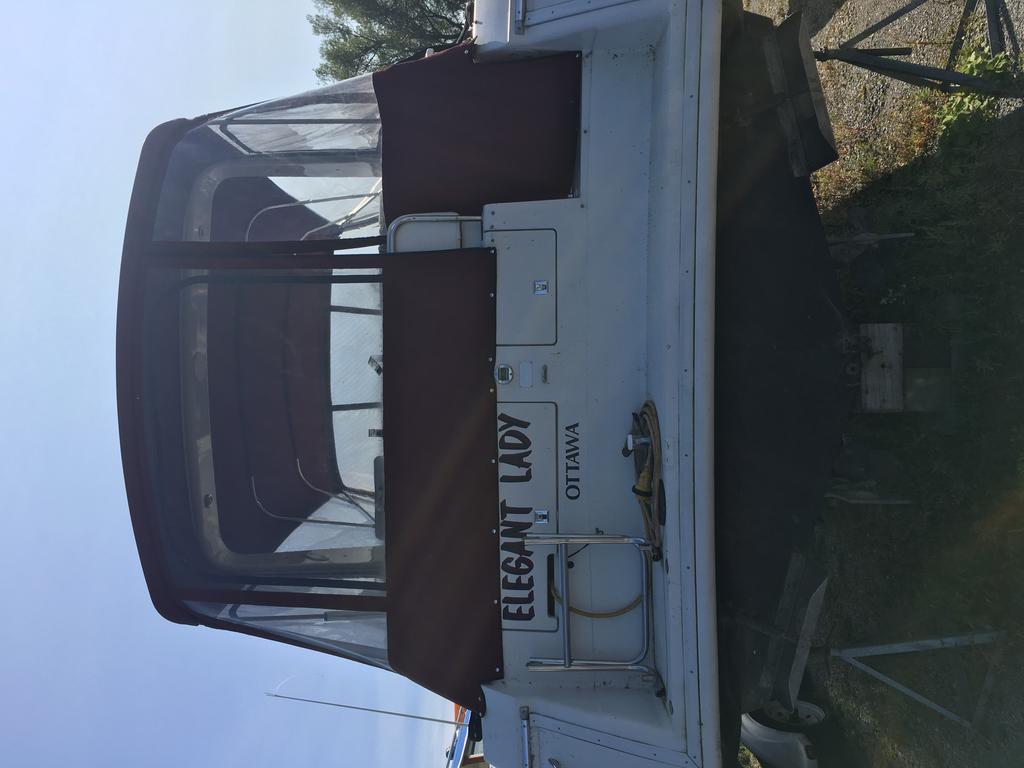1990 Wellcraft boat for sale, model of the boat is St Tropez & Image # 7 of 11