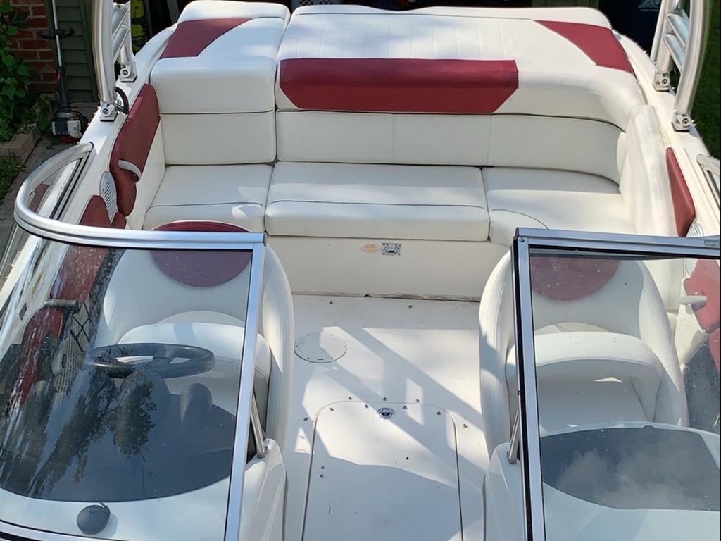 2014 Bayliner boat for sale, model of the boat is Flight series 25 & Image # 1 of 10
