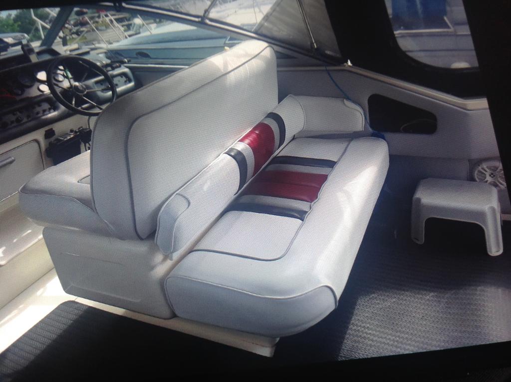 1991 Cruisers Yachts boat for sale, model of the boat is 310/330 Weekender  & Image # 1 of 15