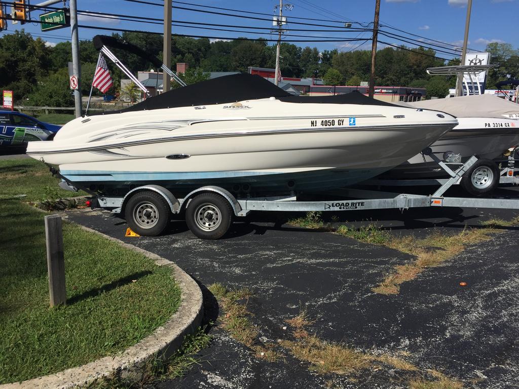 2006 Sea Ray boat for sale, model of the boat is 200 Sun Deck & Image # 1 of 14