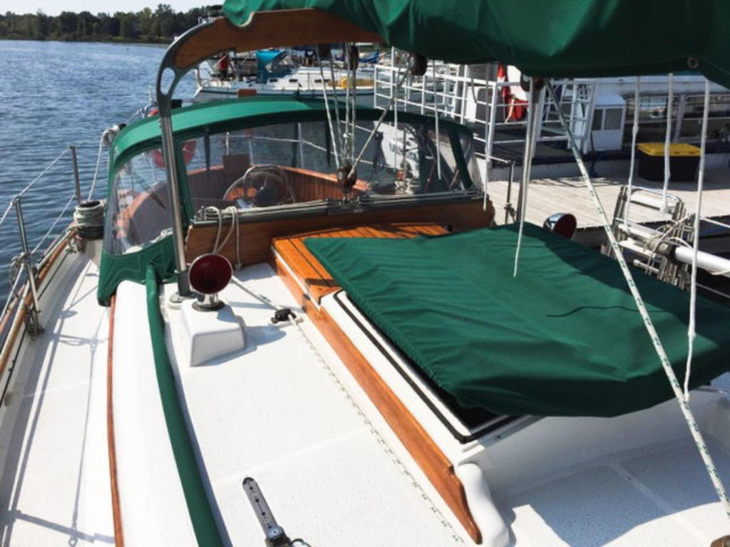 1984 Union boat for sale, model of the boat is 36 Cutter & Image # 4 of 21