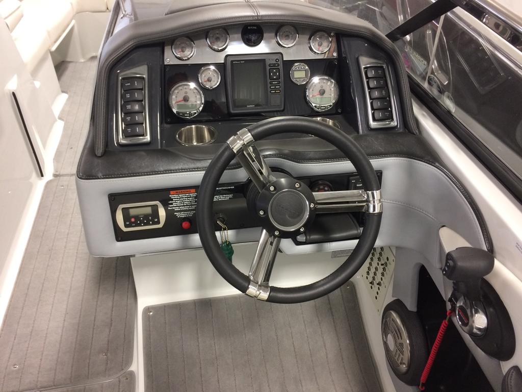 2014 Formula boat for sale, model of the boat is 270 B/r & Image # 6 of 15
