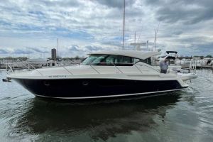 2019 TIARA YACHTS 44 COUPE for sale