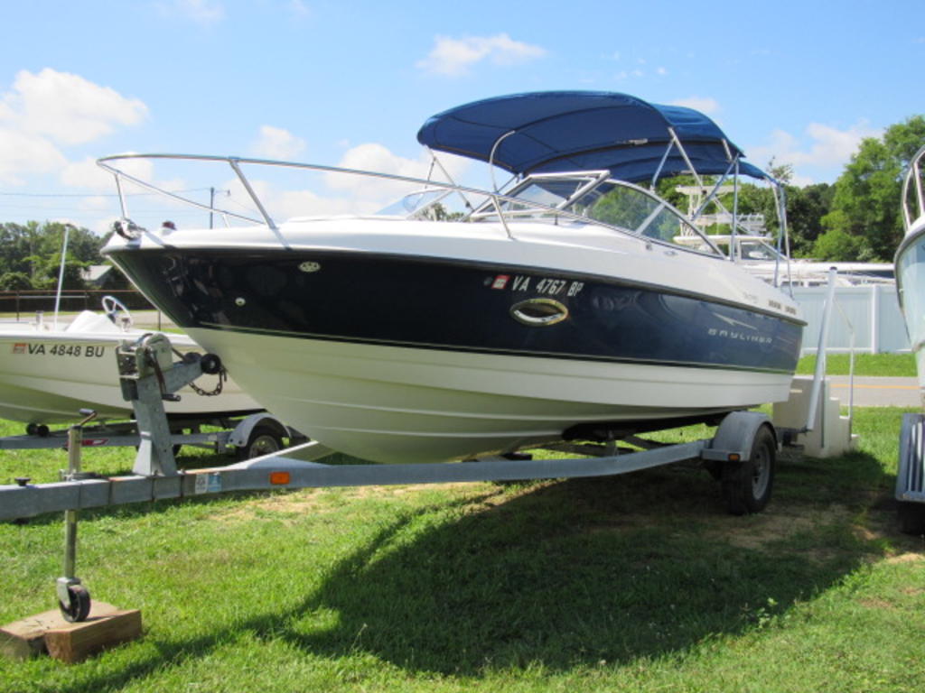 2008 Bayliner boat for sale, model of the boat is 210 Discovery & Image # 2 of 31