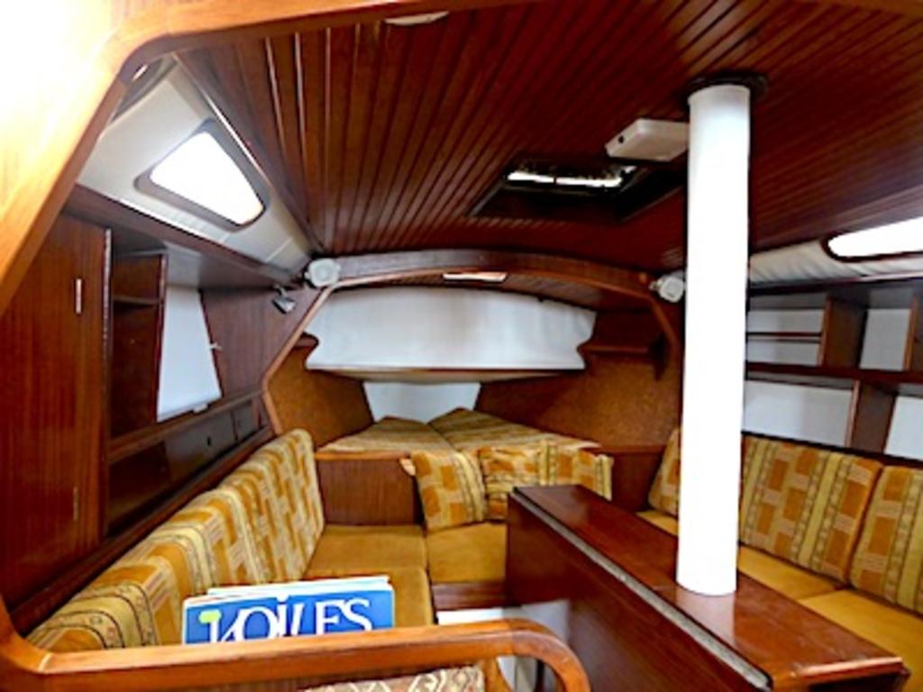 1981 VIA 36 boat for sale, model of the boat is CMPF & Image # 4 of 9